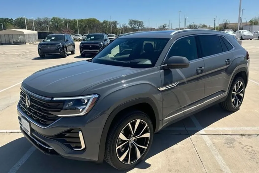 2025 Volkswagen Atlas Cross Sport SEL Premium R-Line photo 1
