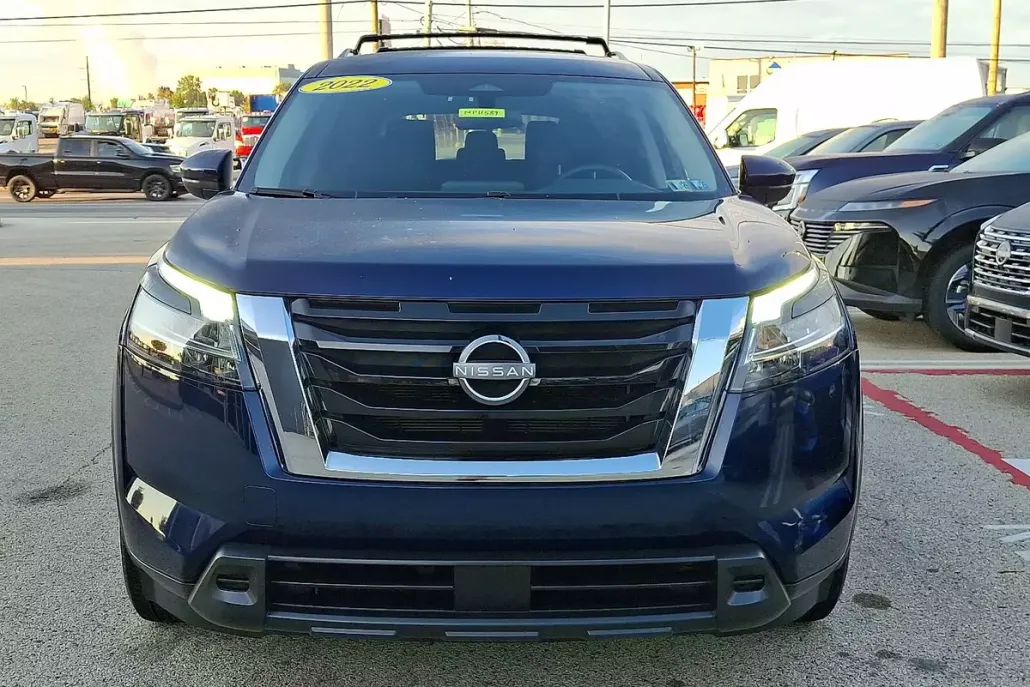 2022 Nissan Pathfinder SV photo 1