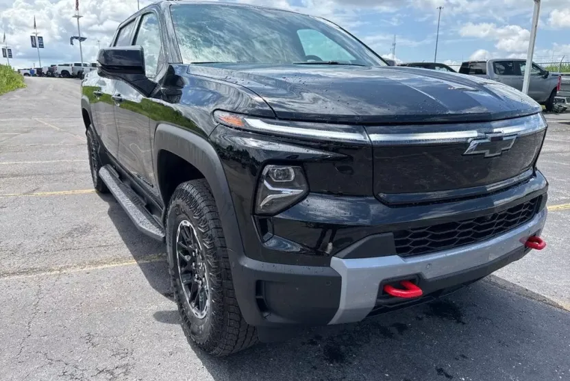2026 Chevrolet Silverado EV Trail Boss photo 1