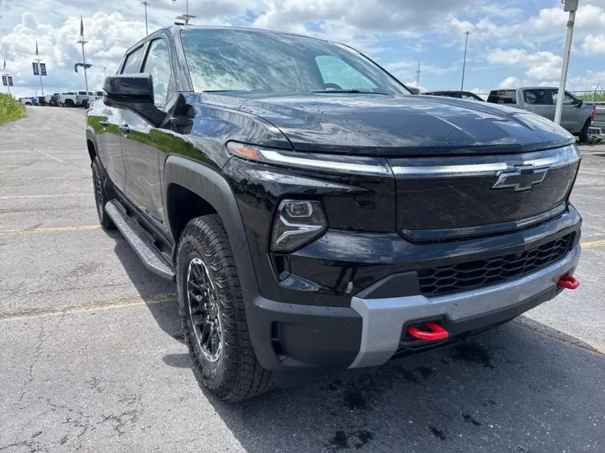 2026 Chevrolet Silverado EV Trail Boss photo 1