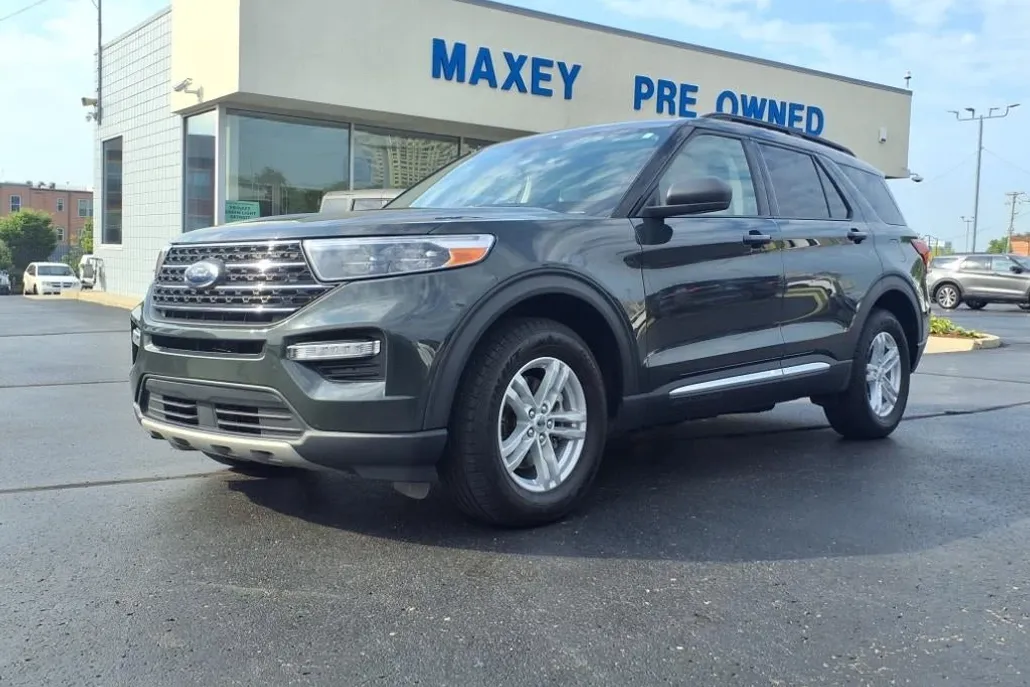 2022 Ford Explorer XLT photo 1