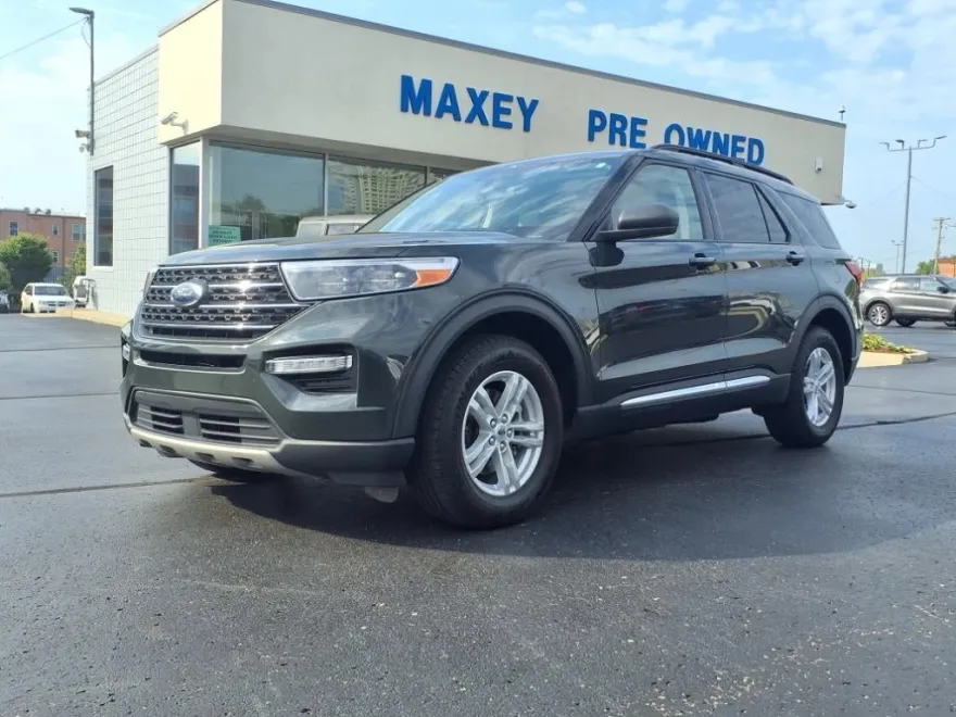 2022 Ford Explorer XLT photo 1