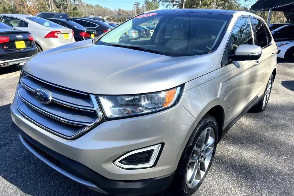 2018 Ford Edge Titanium photo 1