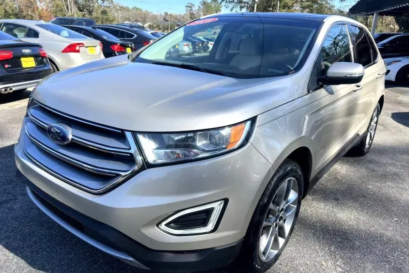 2018 Ford Edge Titanium photo 1