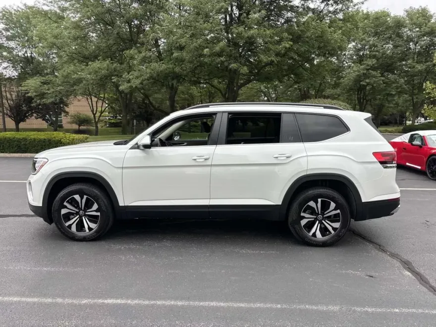 2026 Volkswagen Atlas SE photo 1