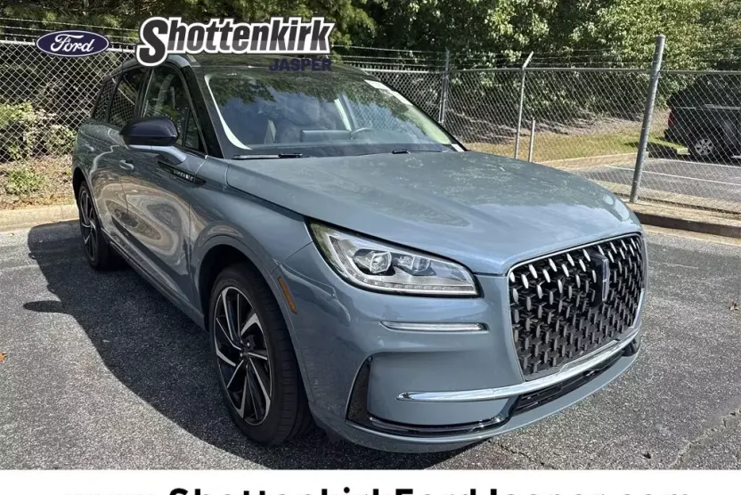 2023 Lincoln Corsair Grand Touring photo 1