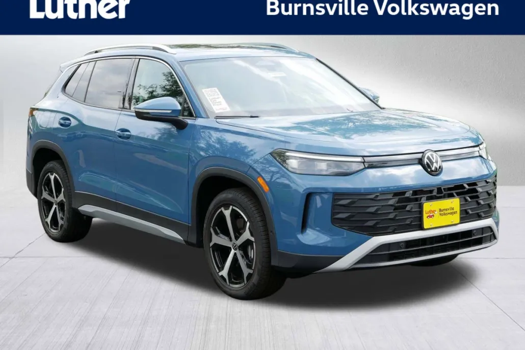 2025 Volkswagen Tiguan SE photo 1