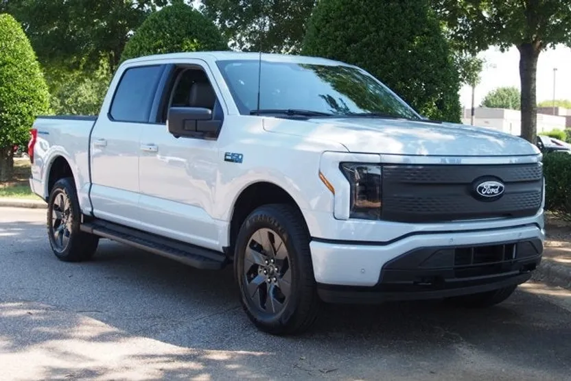 2025 Ford F-150 Lightning photo 1