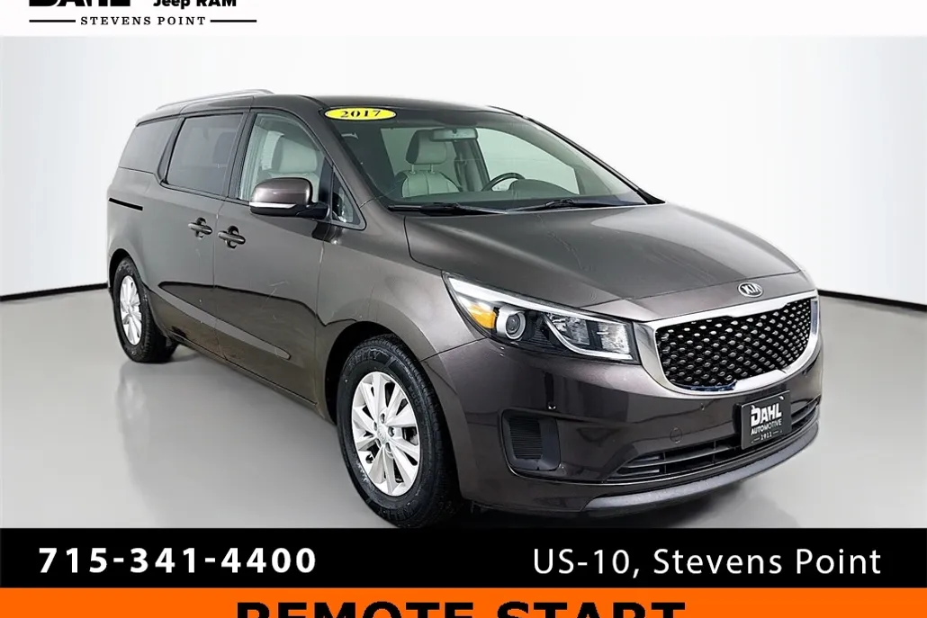 2017 Kia Sedona LX photo 1