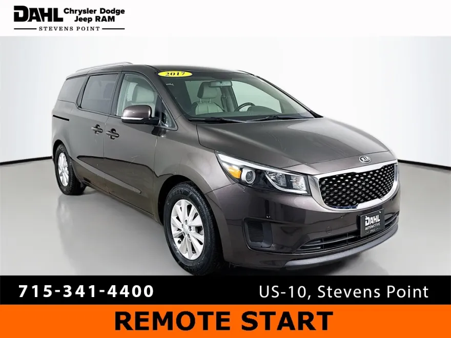 2017 Kia Sedona LX photo 1