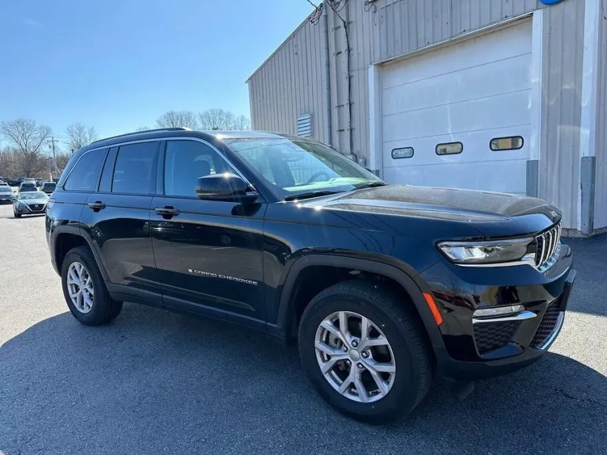 2022 Jeep Grand Cherokee Limited photo 1