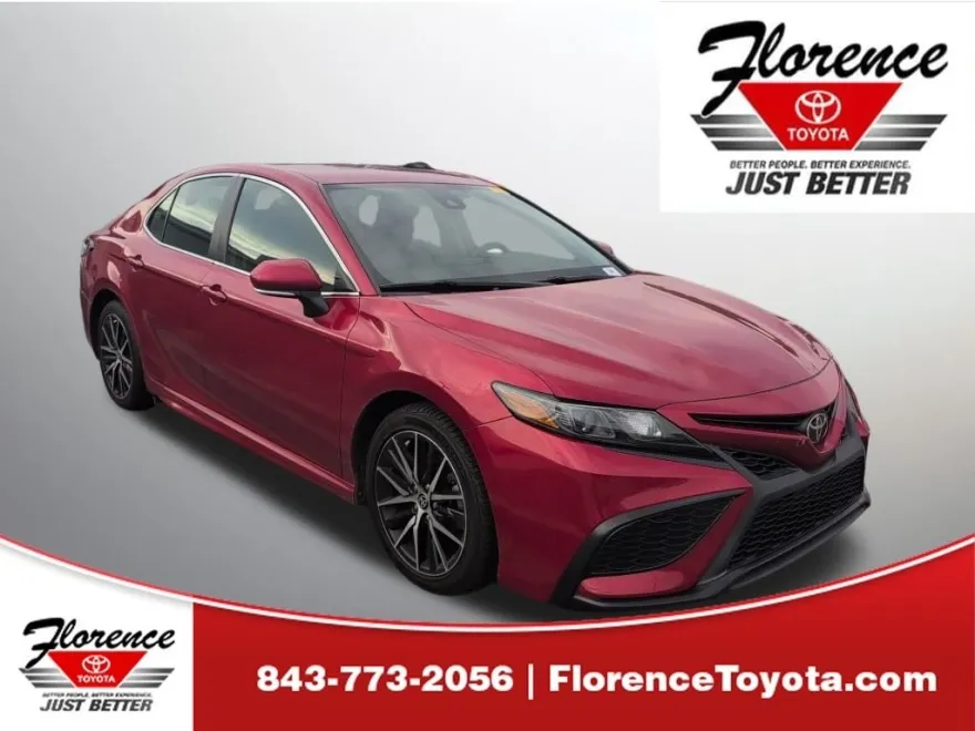 2022 Toyota Camry SE photo 1