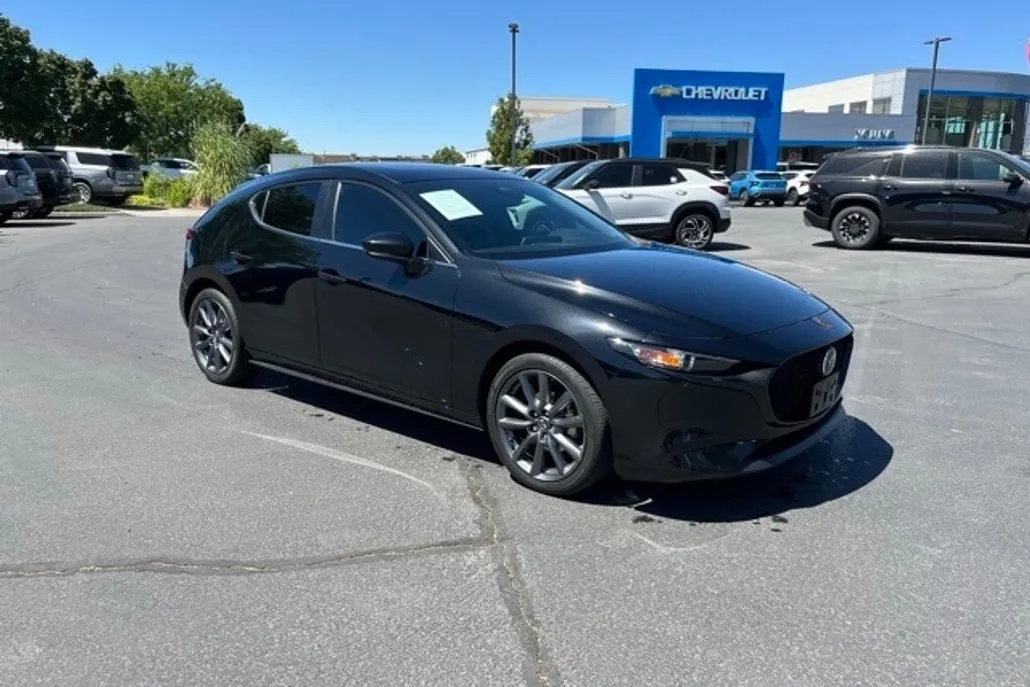 2024 Mazda Mazda3 2.5 s Preferred Hatchback photo 1