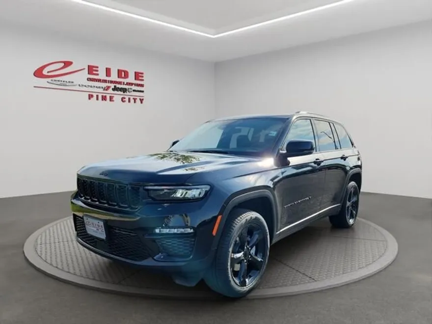 2025 Jeep Grand Cherokee Limited photo 1