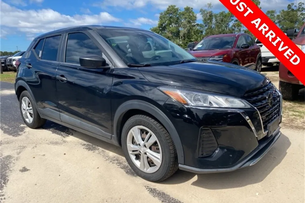 2021 Nissan Kicks S photo 1