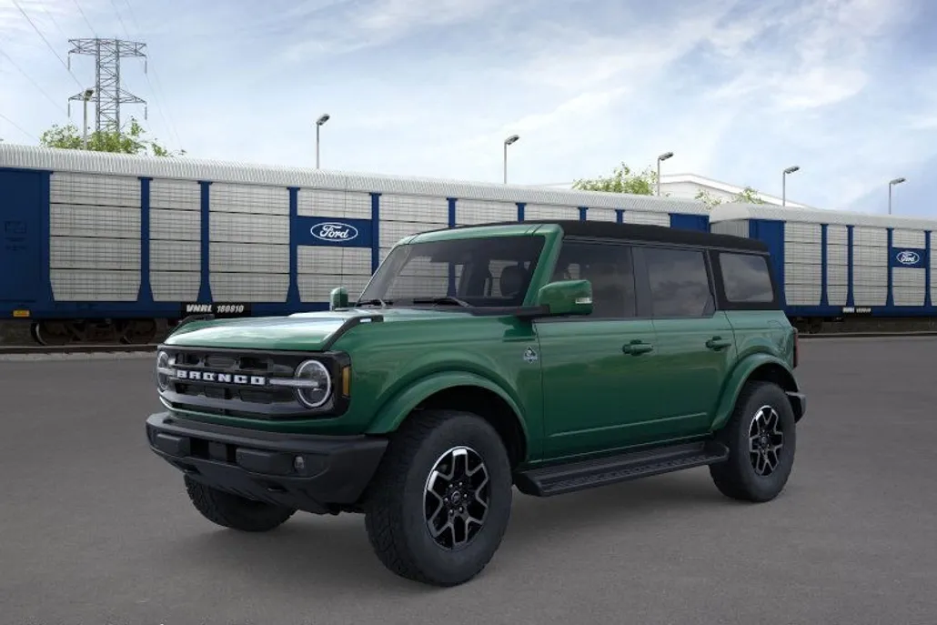 2025 Ford Bronco Outer Banks photo 1