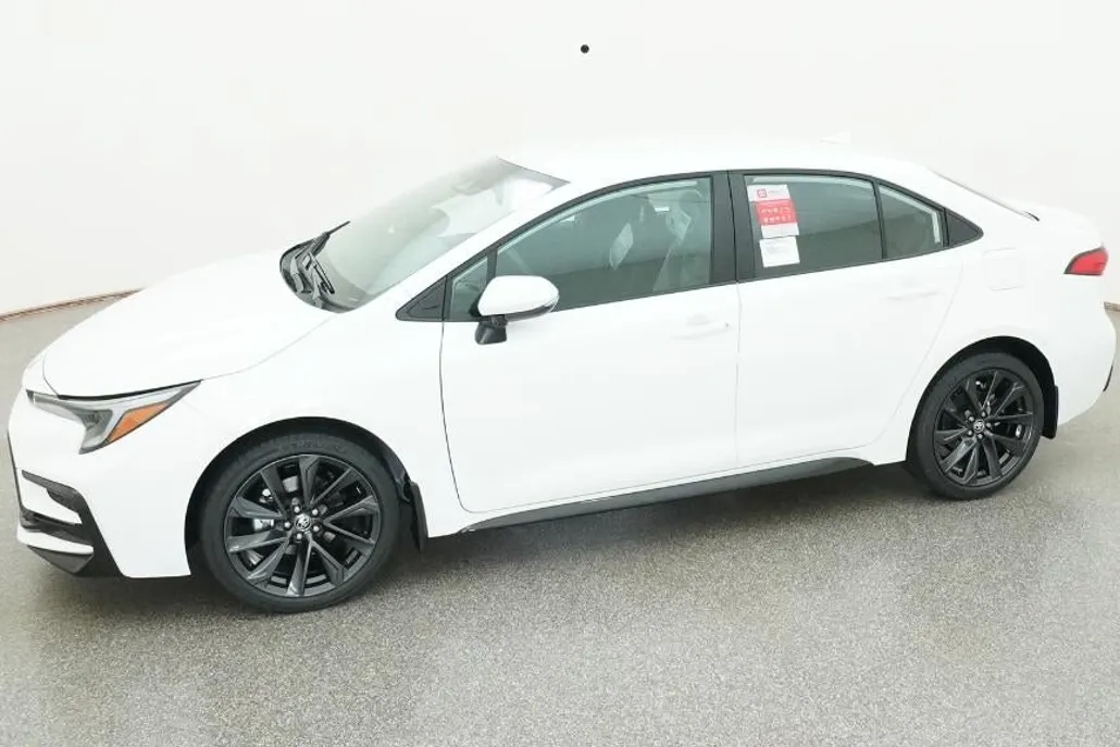 2026 Toyota Corolla SE photo 1
