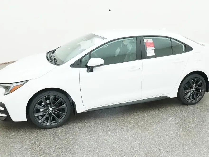 2026 Toyota Corolla SE photo 1