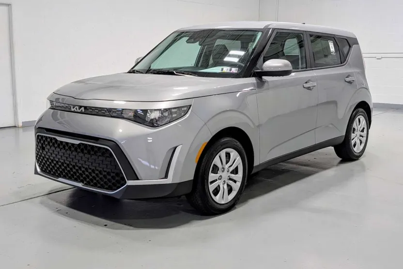 2023 Kia Soul LX S photo 1