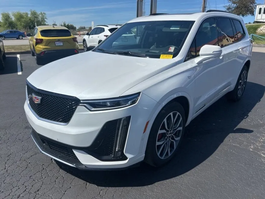 2024 Cadillac XT6 Sport photo 1