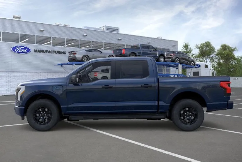 2025 Ford F-150 Lightning XLT photo 1