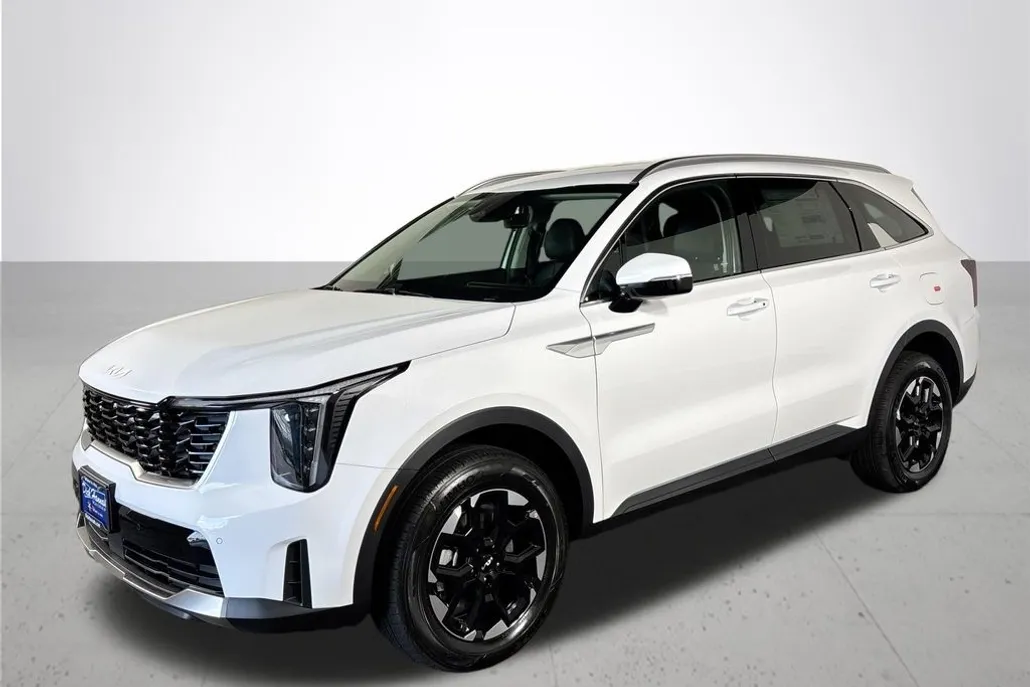2025 Kia Sorento S photo 1