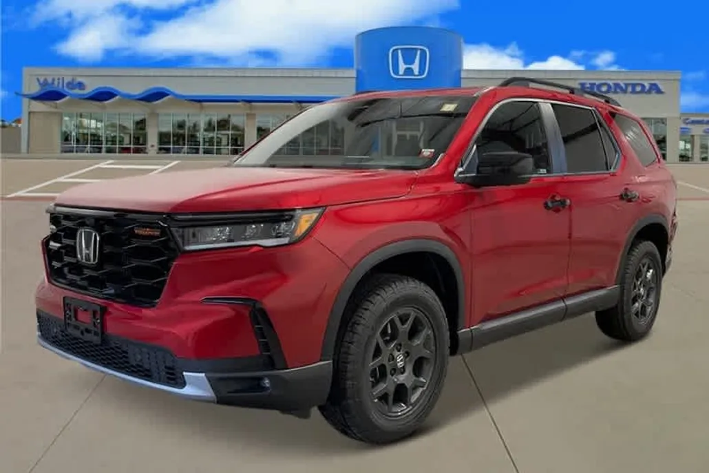 2025 Honda Pilot TrailSport photo 1