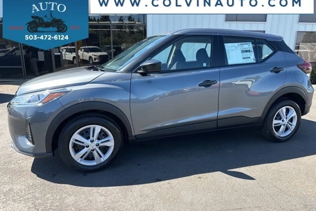 2025 Nissan Kicks Play S photo 1
