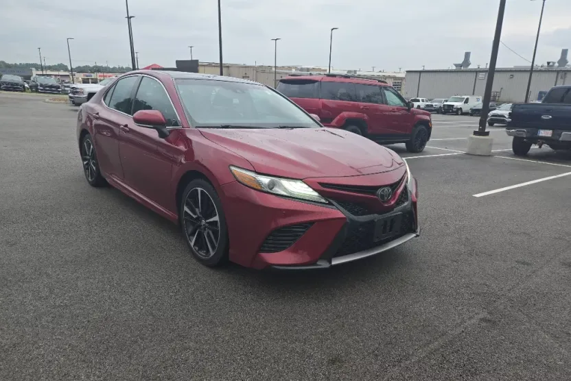 2018 Toyota Camry XSE photo 1