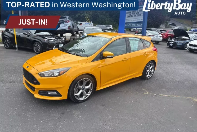 2016 Ford Focus ST photo 1