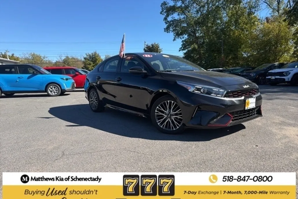 2023 Kia Forte GT-Line photo 1