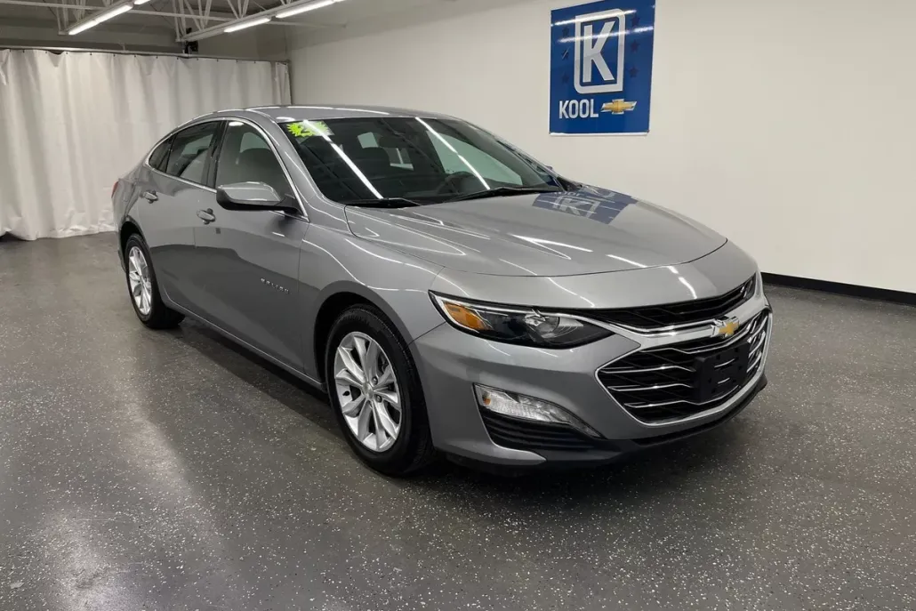 2023 Chevrolet Malibu 1LT photo 1