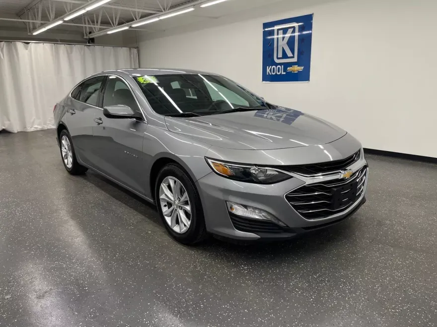 2023 Chevrolet Malibu 1LT photo 1