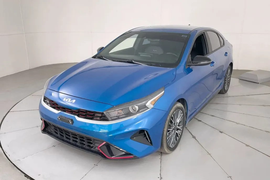 2022 Kia Forte GT-Line photo 1