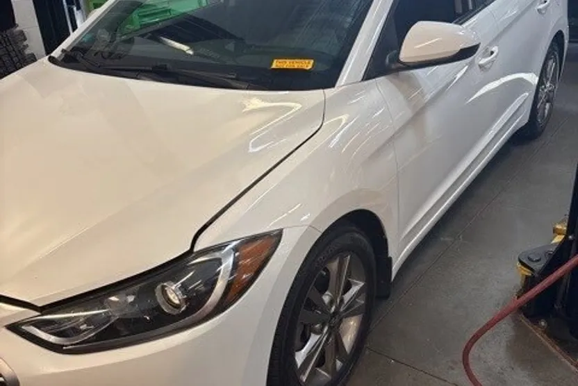2018 Hyundai Elantra SEL photo 1
