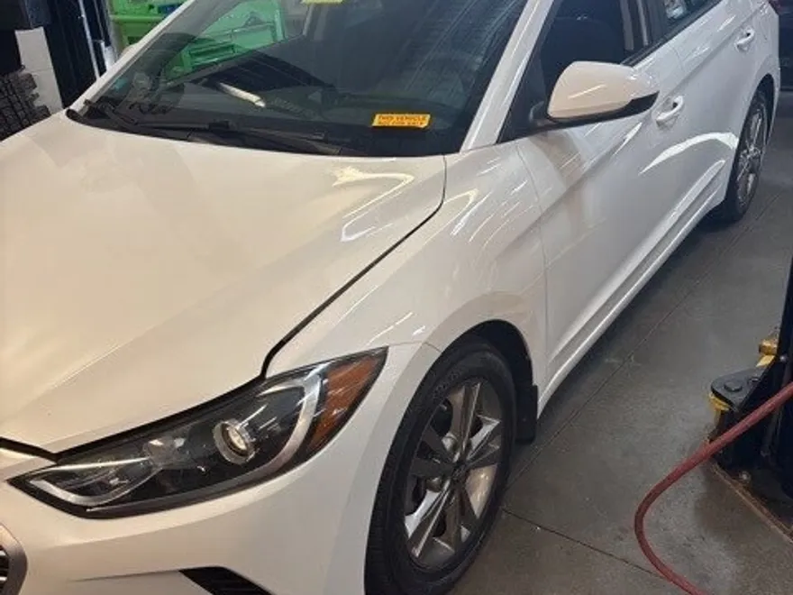2018 Hyundai Elantra SEL photo 1