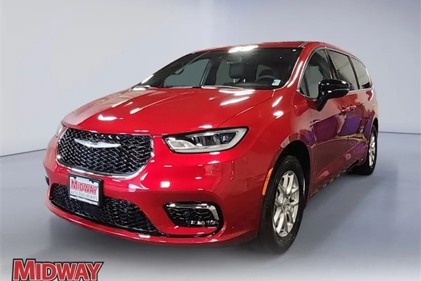 2026 Chrysler Pacifica photo 1