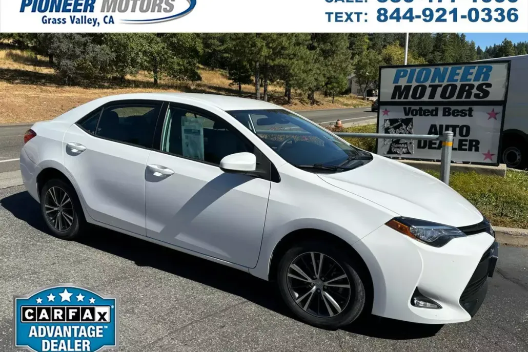 2017 Toyota Corolla Special Edition photo 1