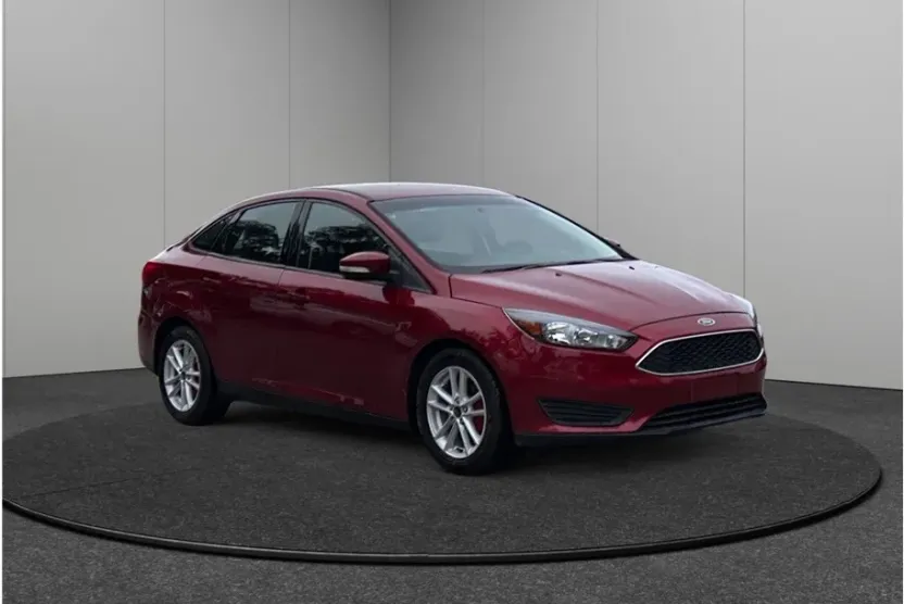 2017 Ford Focus Sedan photo 1