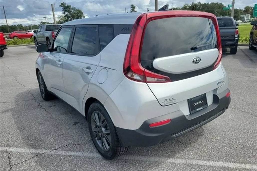 2021 Kia Soul S photo 1