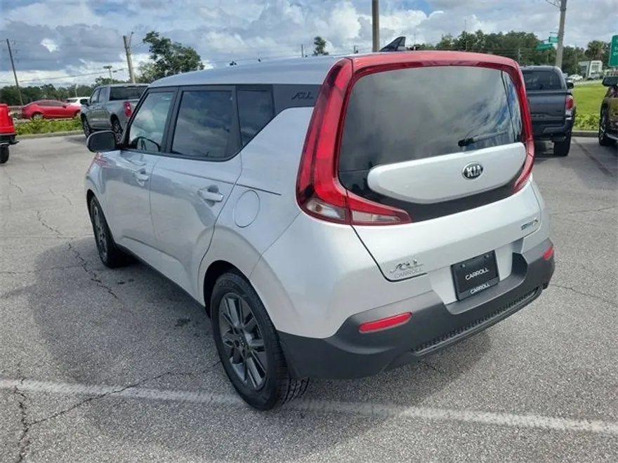 2021 Kia Soul S photo 1