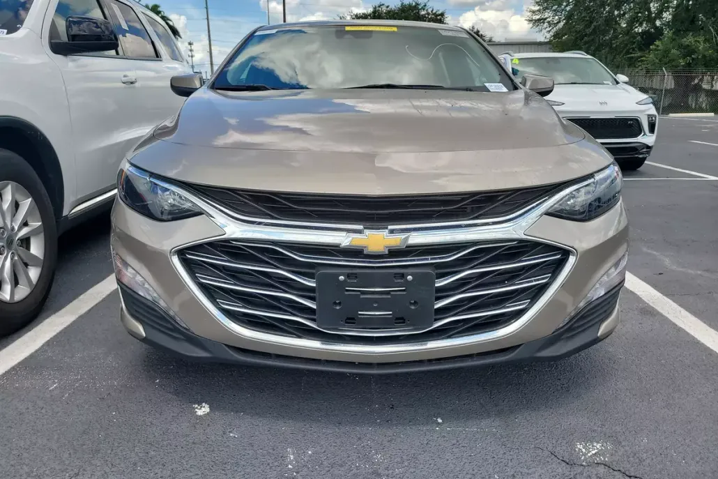 2023 Chevrolet Malibu 1LT photo 1