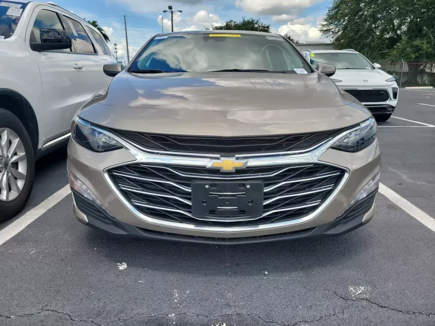 2023 Chevrolet Malibu 1LT photo 1
