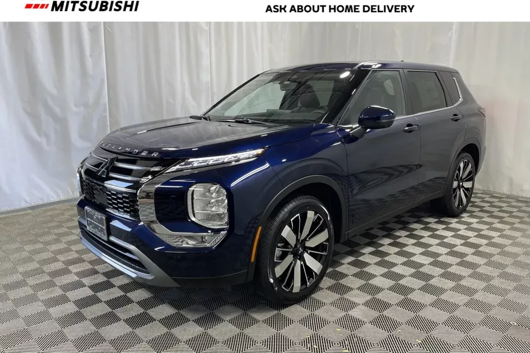 2025 Mitsubishi Outlander SE photo 1