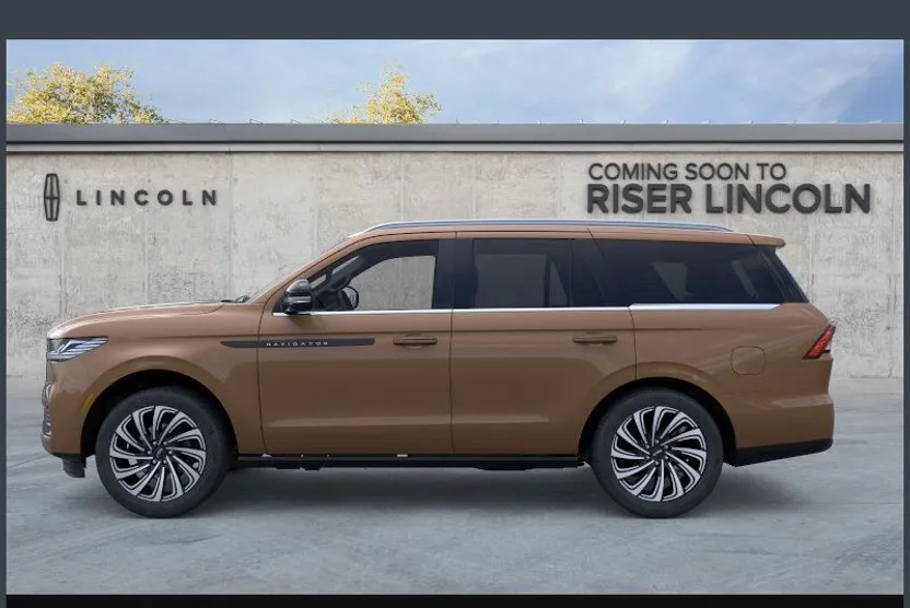 2025 Lincoln Navigator Black Label photo 1