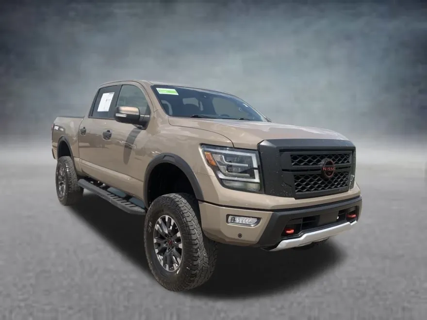 2023 Nissan Titan PRO-4X photo 1