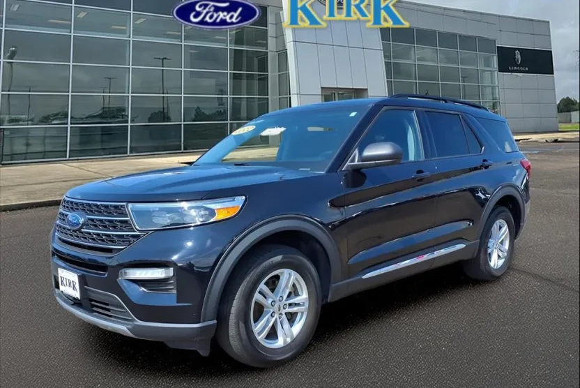 2022 Ford Explorer XLT photo 1