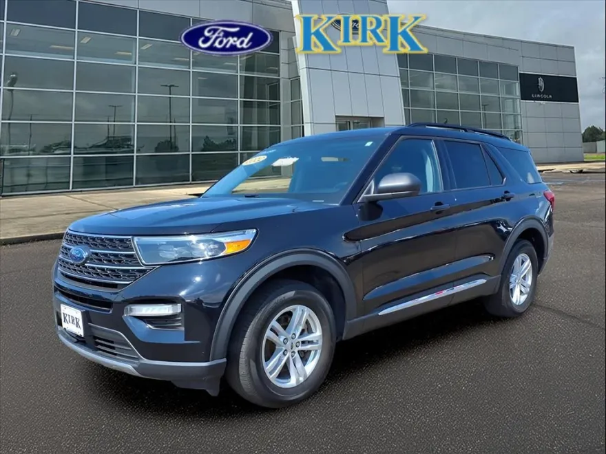 2022 Ford Explorer XLT photo 1