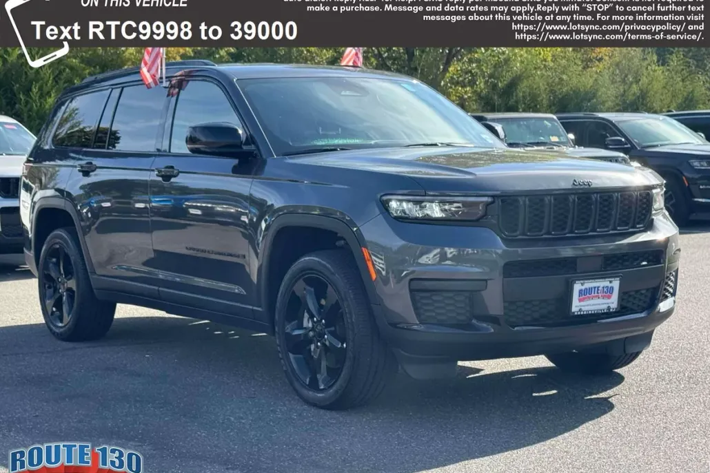 2023 Jeep Grand Cherokee Laredo Altitude photo 1
