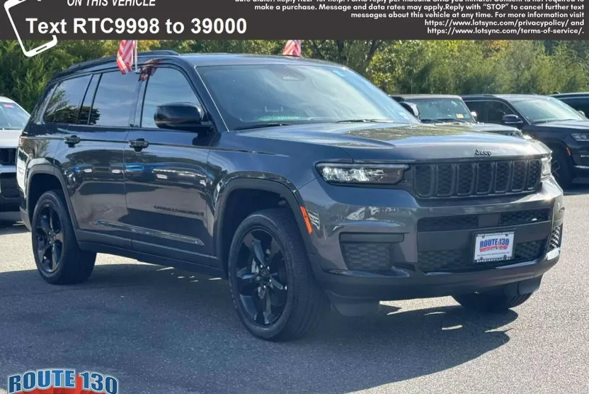 2023 Jeep Grand Cherokee Laredo Altitude photo 1